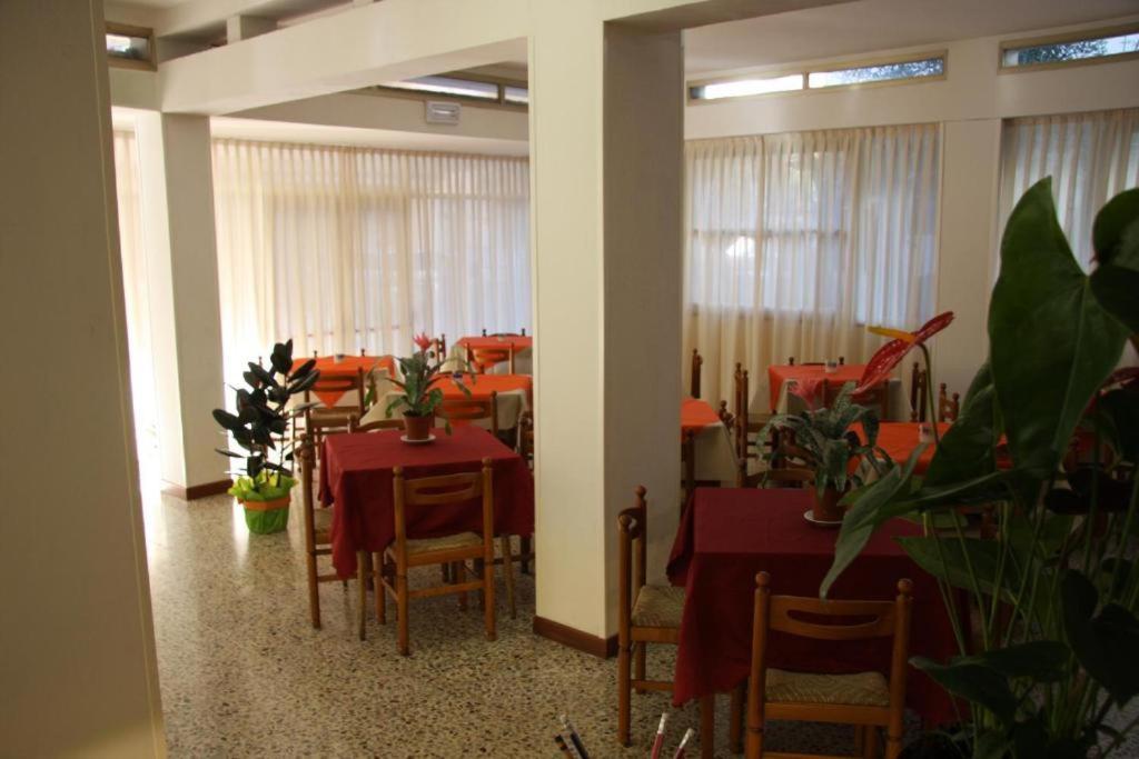 Hotel Orchidea Rimini Extérieur photo