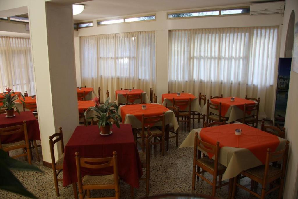 Hotel Orchidea Rimini Extérieur photo